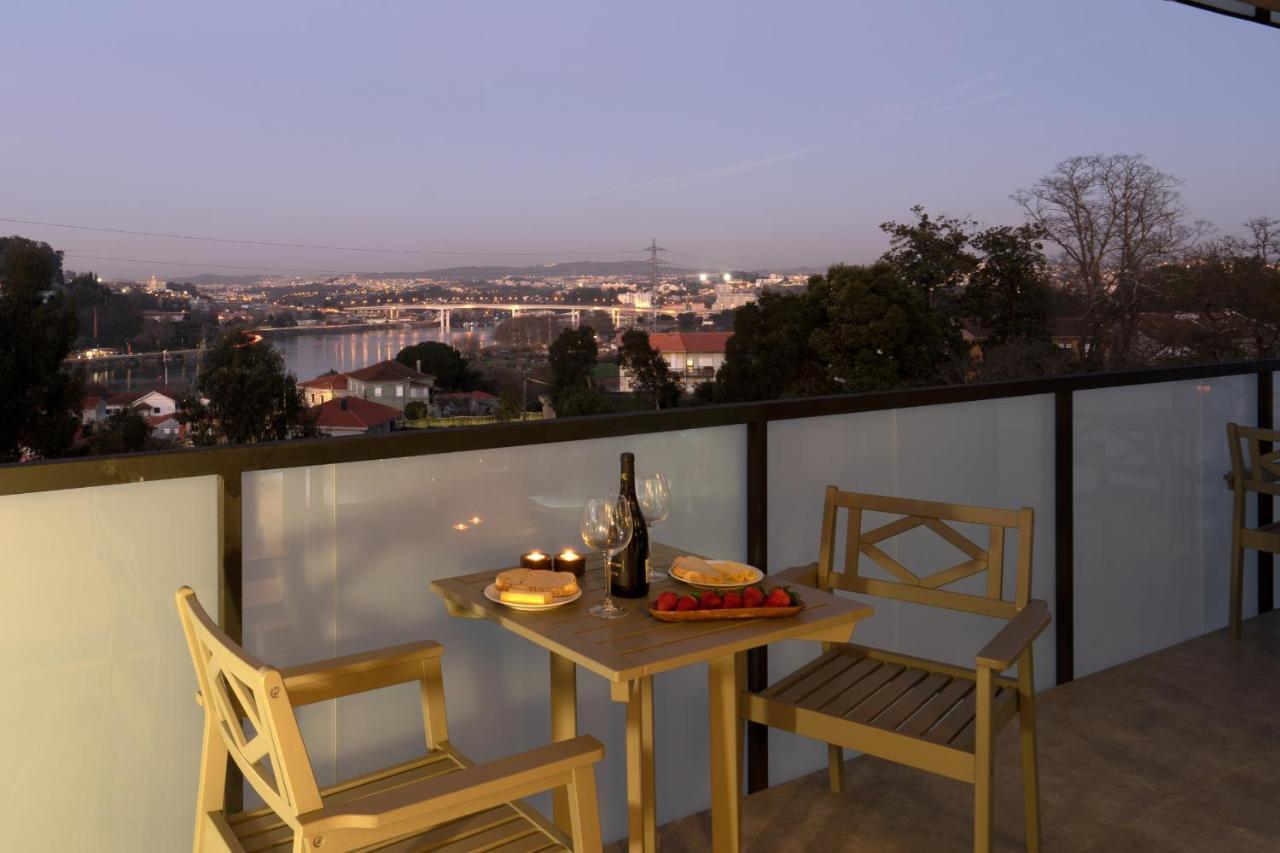 Host Wise - Luxurious Impressive Apartment - Balcony And Pool Вила-Нова-ди-Гая Экстерьер фото
