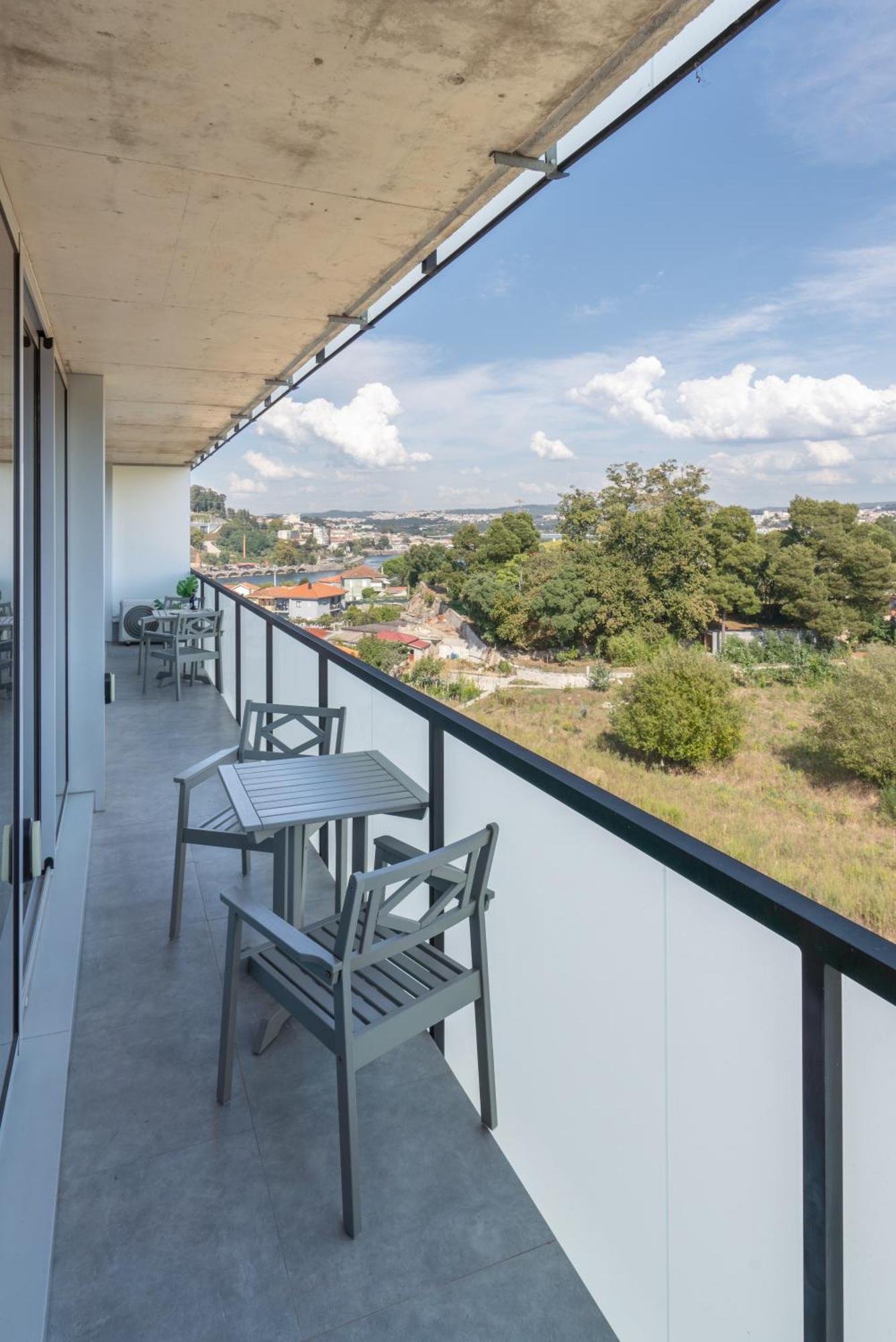 Host Wise - Luxurious Impressive Apartment - Balcony And Pool Вила-Нова-ди-Гая Номер фото
