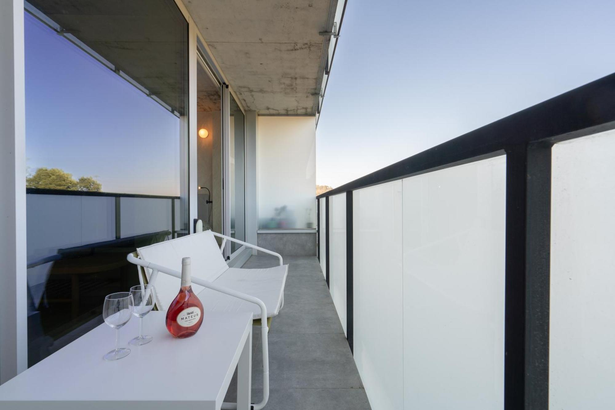 Host Wise - Luxurious Impressive Apartment - Balcony And Pool Вила-Нова-ди-Гая Номер фото
